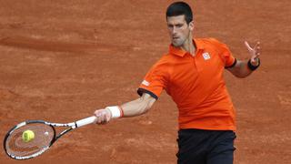Novak Djokovic debutó con clara victoria en Roland Garros