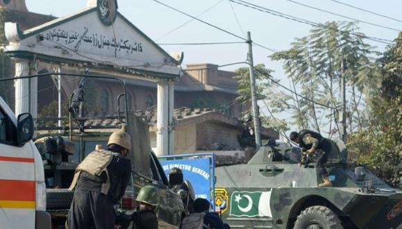 Pakistán: Ataque talibán contra una escuela dejó 9 muertos