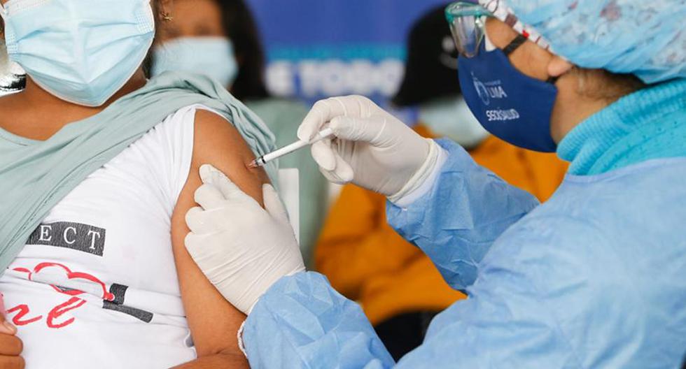 Los adolescentes serán inmunizados con la vacuna del laboratorio Pfizer. (Foto: Andina/Minsa)