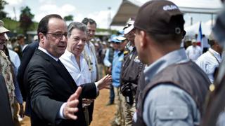 Colombia: Hollande visitó zona de desarme de las FARC [FOTOS]