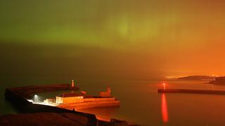 La belleza de la aurora boreal causada por una tormenta solar