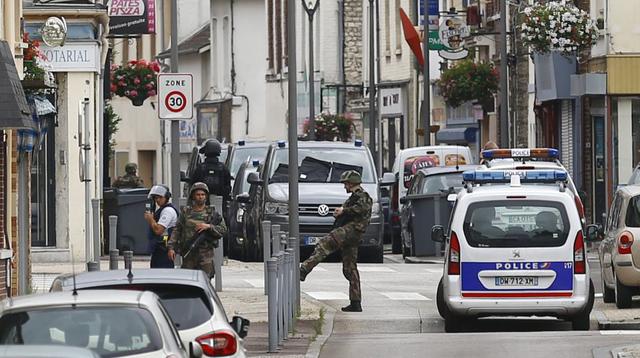 Estado Islámico ataca una iglesia en Francia y degüella a cura - 2