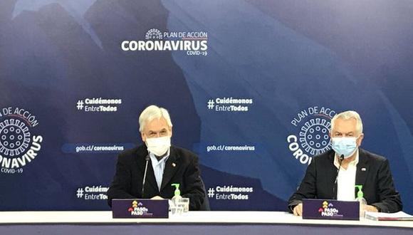 El presidente de Chile, Sebastián Piñera, y el ministro de Salud, Enrique Paris, explican el plan de desconfinamiento por coronavirus. (Foto: Presidencia de Chile).