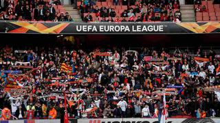 Valencia identificó a fanático que hizo gestos racistas en el estadio de Arsenal durante la Europa League