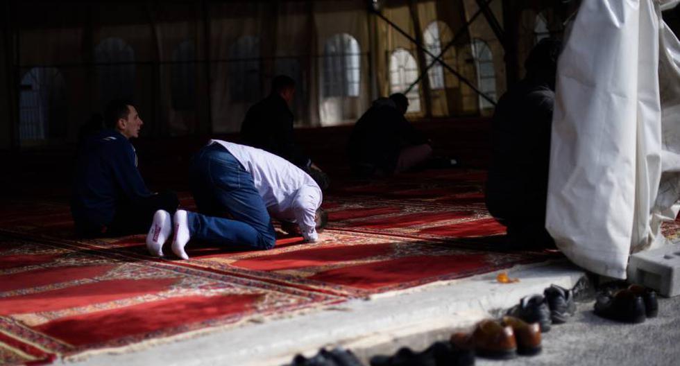 El ciudadano musulmán dijo que solo podía levantarse ante Alá (Foto: Getty Images / Referencial)