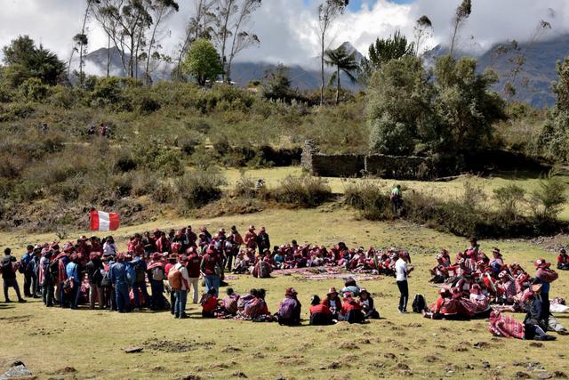 Autoridades y vecinos de Lares recorrieron tramo del Qhapaq Ñan | FOTOS