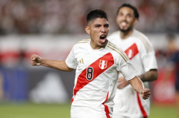 Piero Quispe scored Peru's 3-0 victory against the Dominican Republic at the Monumental |  Photo: Violeta Ayasta/@photo.gec