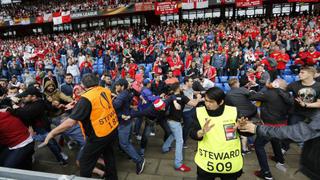 Sevilla-Liverpool: batalla campal entre hinchas antes del duelo