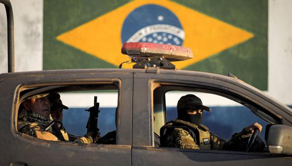 La policía de Brasil participa en un operativo para capturar a Lázaro Barbosa, sospechoso de asesinatos en serie, en Cocalzinho de Goias, el 20 de junio de 2021. (Foto referencial, Sergio Lima / AFP).