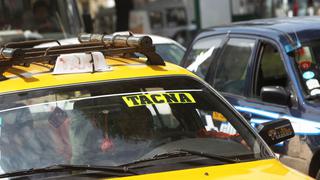 Seis proyectos de ley intentan legalizar los taxis colectivos en el país