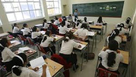 ¿Cuál es la situación de los colegios privados en el Perú?