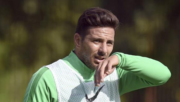 Un nuevo indicio de lo que sería la inminente salida de Claudio Pizarro del Werder Bremen. El artillero nacional no está considerado para la pretemporada del cuadro 'lagarto'. (Foto: AFP)