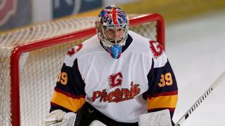 Petr Cech debutó en el hockey sobre hielo y se convirtió en héroe [VIDEO]