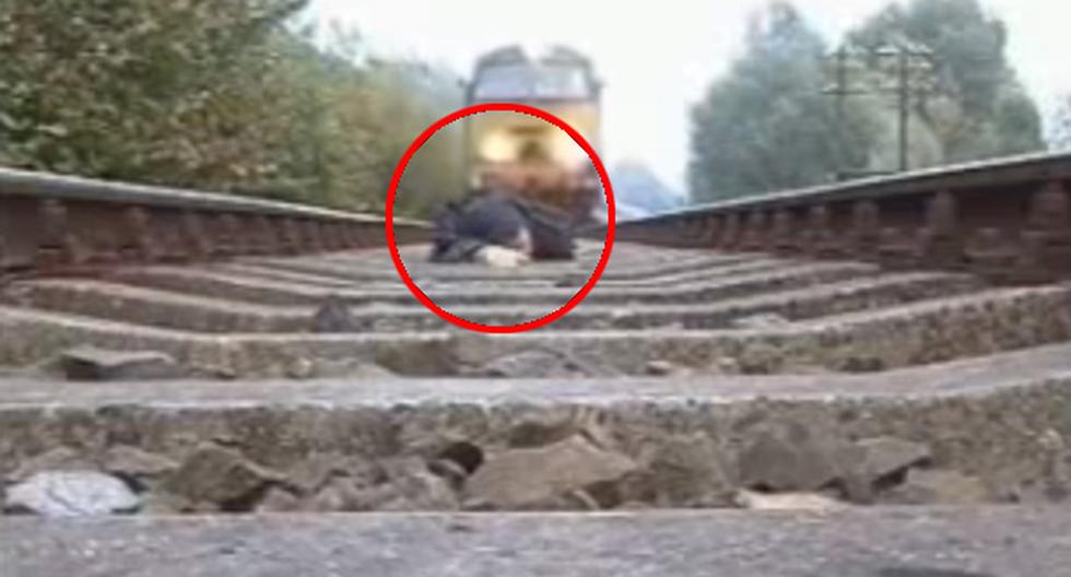Esta grabación subida a YouTube cuenta con miles de reproducciones en Internet y es que un muchacho arriesgo su vida al ser arrollado por un tren. (Foto: captura)