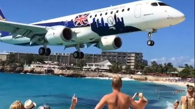 YouTube: avión aterrizo a pocos metros de bañistas (VIDEO) - 2