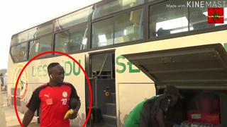 La humildad de Sadio Mané: el crack del Liverpool se detuvo para ayudar a un hombre a cargar botellas con agua [VIDEO]