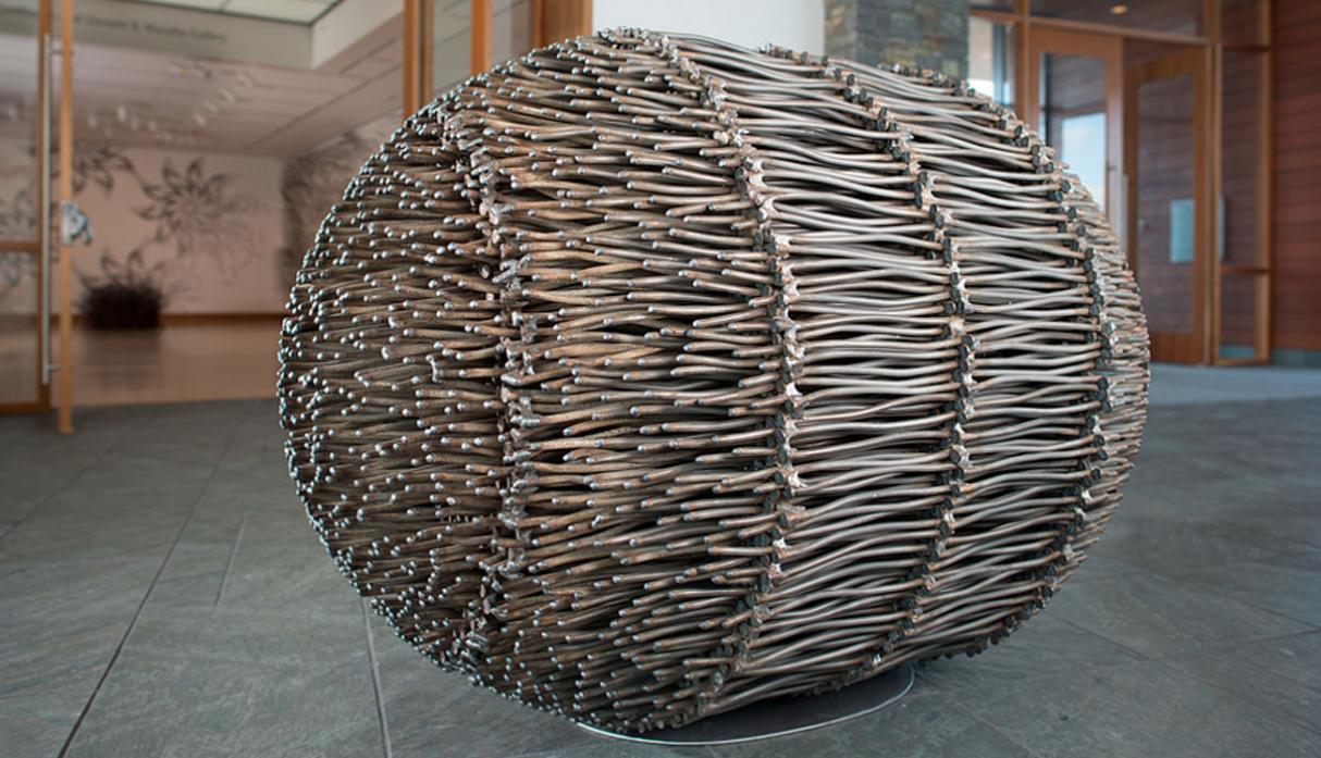 Para muchos los clavos son un simple elemento de carpintería. Para el artista John Bisbee representan su inspiración y medio de vida pues, con ellos, diseña esculturas desde hace treinta años. (Foto: johnbisbee.com)