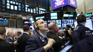 Wall Street abre a la baja compensado por datos de empleo
