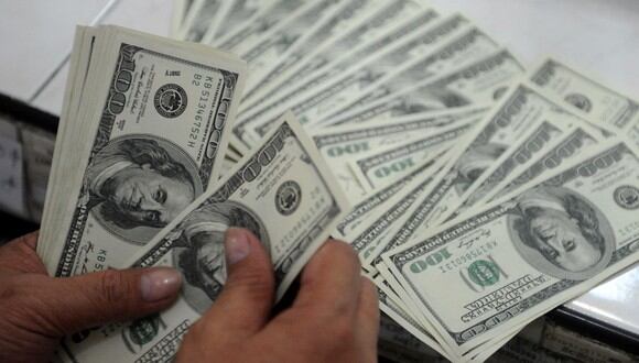 Los cheques de estímulo son de gran ayuda para las millones de familias de Estados Unidos (Foto: AFP)