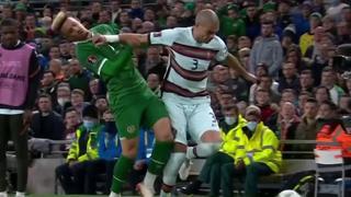 Manotazo de más y afuera: Pepe fue expulsado en el Portugal vs. Irlanda | VIDEO