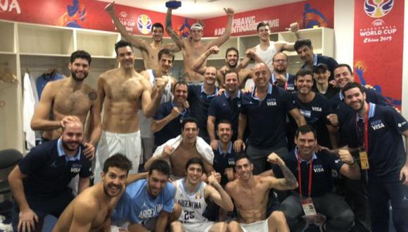 La selección argentina y su eufórica celebración. (Foto: Twitter @cabboficial)