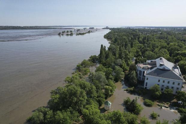 A picture of flooding in the city of New Khazhovka, occupied by the government installed by Moscow, after one of the largest and most important dams in Ukraine was destroyed on Tuesday.  EFE/ Nova Gakovka Urban District Administration /United24
