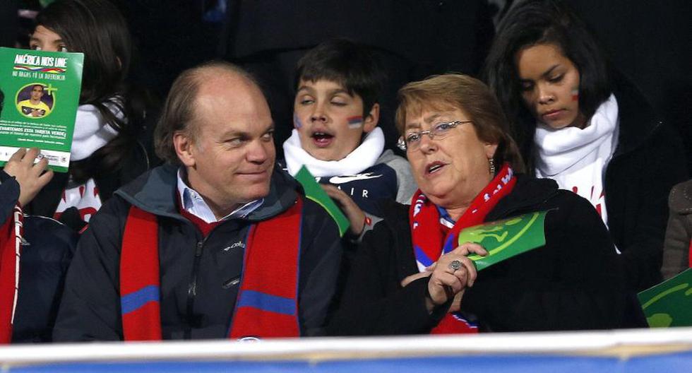 Michelle Bachelet vio el partido Chile vs Bolivia desde el palco del Estadio Nacional. (Foto: EFE)
