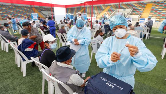 La vacunación contra el COVID-19 se desarrolla en diferentes distritos de Lima. (Foto: Andina)