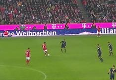 Bayern Múnich: jugador se equivoca y le da pase a Papá Noel en pleno partido