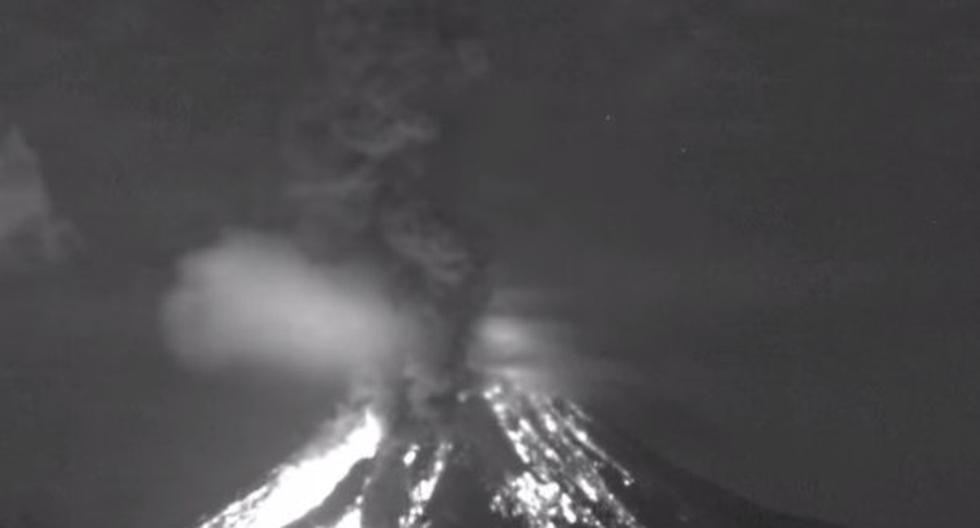 Una sorprendente erupción nocturna. (Foto: Captura)