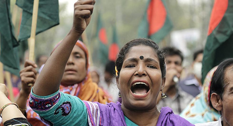 Un grupo de trabajadores textiles participa en una manifestación celebrada con motivo del Día Internacional de la Mujer. (Foto: EFE)