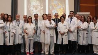 España: 45 médicos participan en complicado trasplante de cara