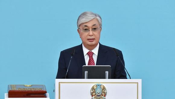 Esta foto muestra al presidente electo de Kazajistán, Kassym-Jomart Tokayev, prestando juramento durante una ceremonia en Astana. (Foto: Servicio de prensa presidencial de Kazajistán / AFP)