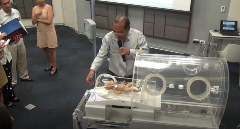 Con apoyo del Ministerio de la Producción, un grupo de científicos de la PUCP diseñó y fabricó este invento que permitirá salvar la vida de recién nacidos. (Foto: Andina)