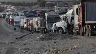 Transportistas de carga pesada levantan paro nacional tras llegar a acuerdos con el Gobierno