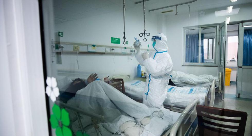 El personal médico trabaja en el hospital Wuhan Jinyintan, que se especializa en el tratamiento de nuevos pacientes severos infectados con coronavirus transferidos de varios hospitales en la ciudad de Wuhan, provincia de Hubei, China. (Foto: Archivo/EFE).