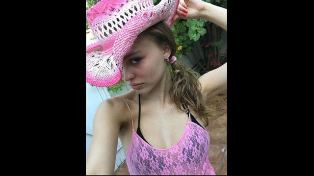 Lily-Rose, hija del actor de Hollywood Johnny Deep y la actriz francesa Vanessa Paradis, busca seguir los pasos de sus famosos padres.  (Foto: Instagram)