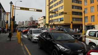 Jueves de infernal tráfico en el Centro de Lima [FOTOS]