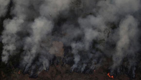El humo se agita durante un incendio en un área de la selva amazónica cerca de Porto Velho, estado de Rondonia, Brasil, Brasil, 21 de agosto de 2019. (Foto: Reuters).