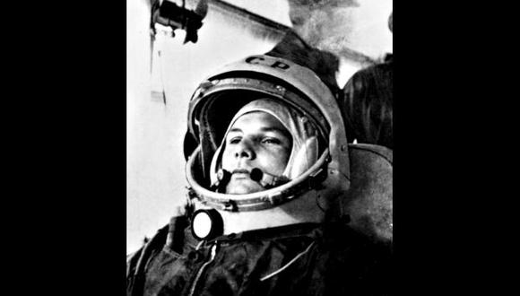 Fascinado por la sensación de liviandad, Yuri Gagarin orbitó el planeta en menos de dos horas, antes de que su cápsula volviera a la Tierra.