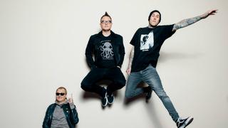 Blink 182: Travis Barker no mejora y banda cancela nuevo tramo de su gira