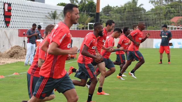 Flamengo continúa su pretemporada con Miguel Trauco y Guerrero - 9