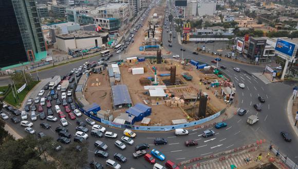 La medida se implementa debido a la reducción de carriles en la Av. Javier Prado Este, en el sentido hacia La Molina, desde el puente peatonal de la Universidad de Lima. (Foto: Jorge Cerdan/GEC)