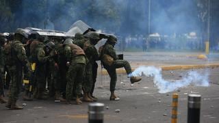 Paro Nacional en Ecuador: 18 policías “desaparecidos” e incendio de comisaría en la Amazonía