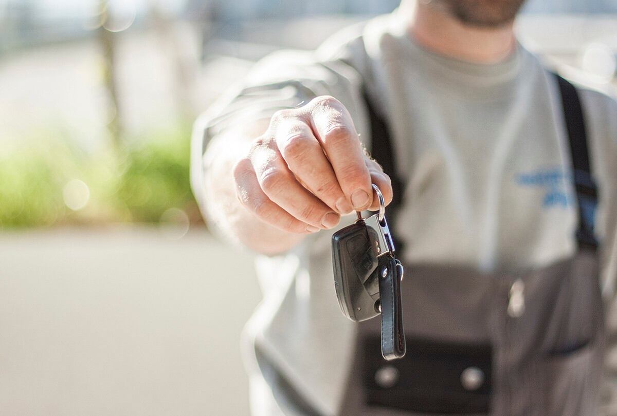 Dos horas después de dejarle probar el auto, los empleados se empezaron a preocupar. (Pexels)