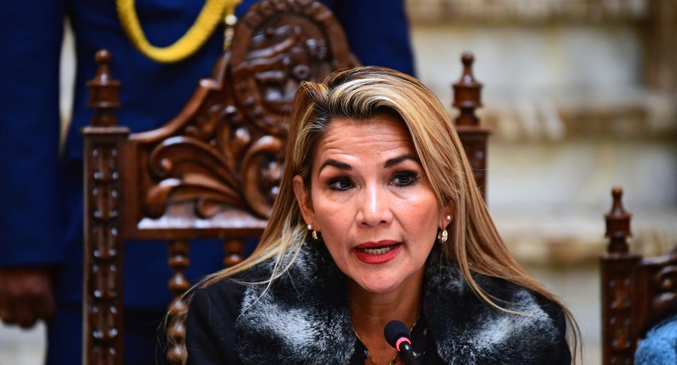 El gobierno de la presidenta interina Jeanine Áñez sustenta que las muertes no son atribuibles al ejército y la policía. (Foto: AFP)