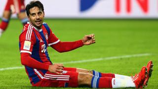Claudio Pizarro perdió esta ocasión de gol en derrota de Bayern
