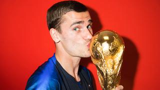 Francia campeón del mundo: Mbappé, Pogba y las poses de los jugadores galos junto al trofeo de la FIFA