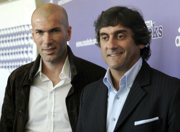 Zidane y Francescoli en 2010. (Foto: AFP)