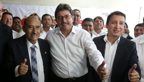 "Yo no estoy en los temas de corrupción, me quieren involucrar", aseveró Enrique Cornejo durante su presentación como precandidato a la Alcaldía de Lima con el partido Democracia Directa. (Foto: Nancy Chappell / El Comercio)